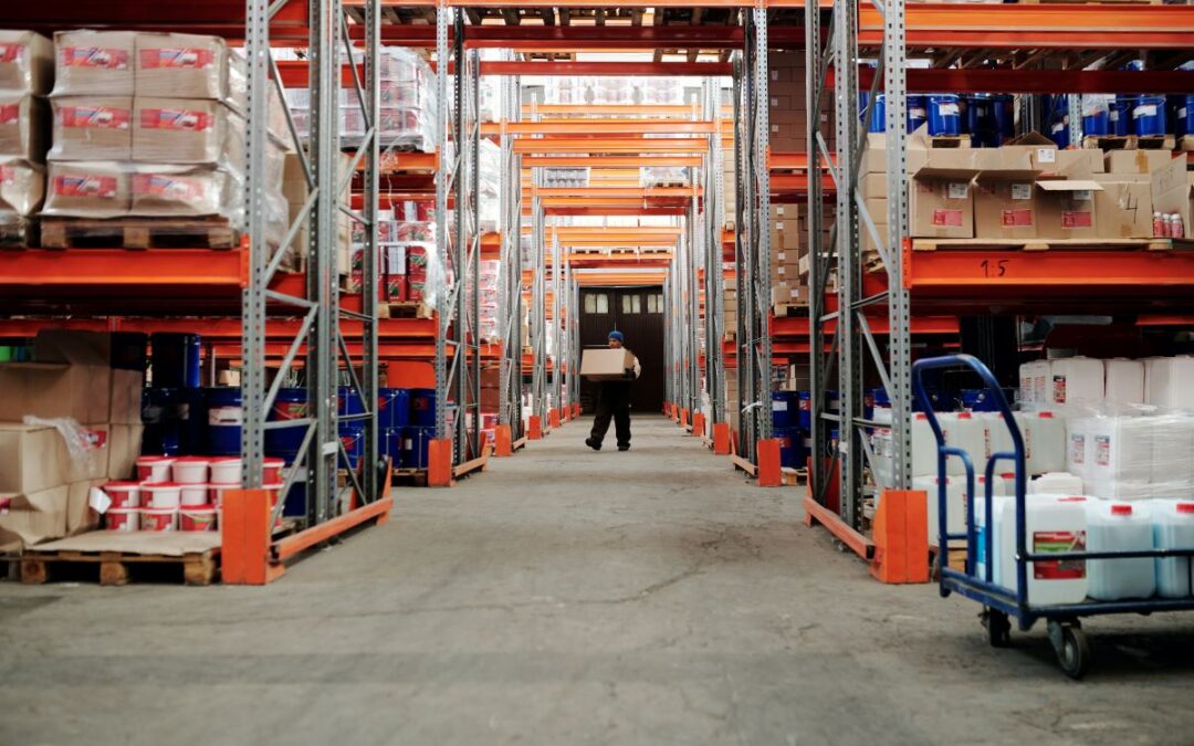 What is Warehouse Management? Processes to Follow + Tips